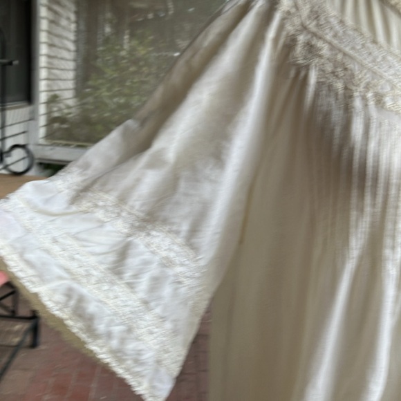 April Cornell Nightgown - Picture 3 of 11